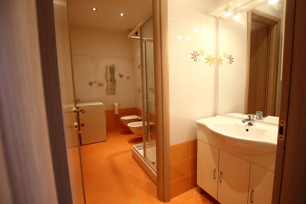 Como Borghi Studio Lake Como Room photo